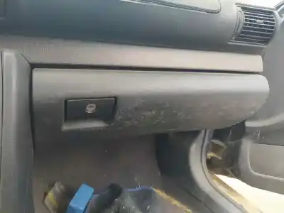 Автозапчастина б/у бардачок для audi a4 b5 (8d2) 1.9 tdi посилання на oem iam 
