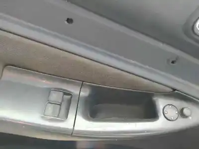 Peça sobressalente para automóvel em segunda mão BOTÃO / INTERRUPTOR ELEVADOR VIDRO DIANTEIRO ESQUERDO por AUDI A4 B5 (8D2)  Referências OEM IAM   