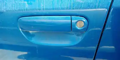 Автозапчастина б/у ліва передня зовнішня ручка для audi a6 c5 (4b2) 2.4 посилання на oem iam 