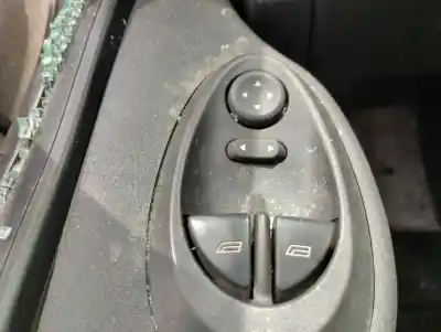 Second-hand car spare part LEFT FRONT POWER WINDOW SWITCH for IVECO DAILY FURGÓN  OEM IAM references   
