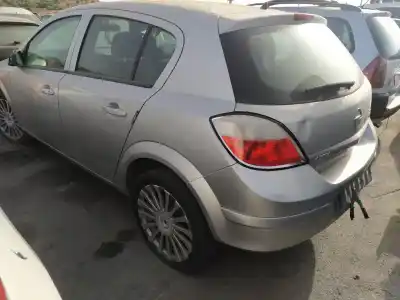 Peça sobressalente para automóvel em segunda mão FORRA / REVESTIMENTO DA PORTA TRASEIRA ESQUERDA por OPEL ASTRA H BERLINA  Referências OEM IAM   