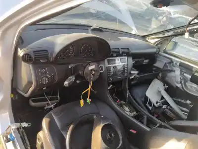 Автозапчастина б/у передній правий ремін безпеки для mercedes-benz clase c (w203) c 230 kompressor (203.040) посилання на oem iam 