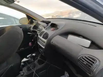 Pièce détachée automobile d'occasion Airbag Avant Droit pour PEUGEOT 206 2.0 HDI-RHY Références OEM IAM   