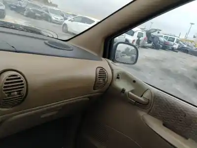 Peça sobressalente para automóvel em segunda mão porta luvas por chrysler voyager (rg) daimler chrysler 7b ó 2.4l referências oem iam 