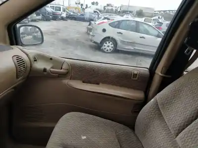 Peça sobressalente para automóvel em segunda mão puxador interior dianteiro direito por chrysler voyager (rg) daimler chrysler 7b ó 2.4l referências oem iam 