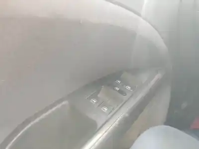 Автозапчасти б/у ВЫКЛЮЧАТЕЛЬ ЛЕВОГО ПЕРЕДНЕГО ОКНА за OPEL COMBO D  ссылки OEM IAM   