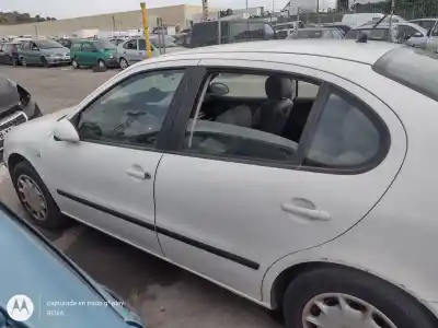 Автозапчасти б/у левая передняя дверь за seat toledo ii (1m2) 1.9 tdi ссылки oem iam 