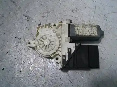 Tweedehands auto-onderdeel ACHTER RAAMMOTOR RECHTS voor SKODA OCTAVIA II COMBI (1Z5)  OEM IAM-referenties 996644100  