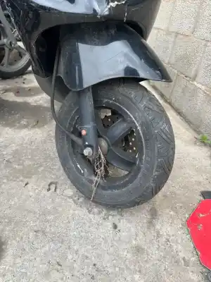 Автозапчастина б/у шина для piaggio (vespa) zip * посилання на oem iam   