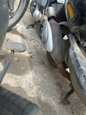 Автозапчастина б/у выпускна труба полность для piaggio (vespa) zip * посилання на oem iam   