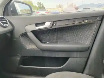 Peça sobressalente para automóvel em segunda mão puxador interior dianteiro direito por audi a3 sportback (8pa) 2.0 tdi 16v referências oem iam 