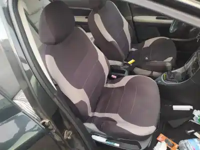 Автозапчастина б/у передне праве сиділо для peugeot 307 (s1) rhsdw10ated посилання на oem iam   