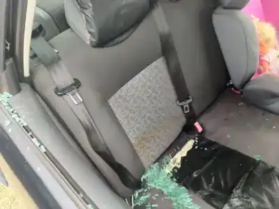 Автозапчасти б/у левый задний крюк ремня за seat ibiza iii (6l1) 1.9 tdi ссылки oem iam 