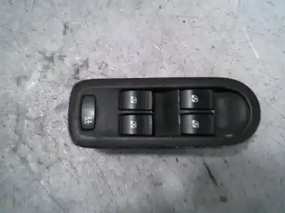 Автозапчастина б/у передні вікний вмикач для RENAULT MEGANE II BERLINA 5P F9Q800 Посилання на OEM IAM 156018070  