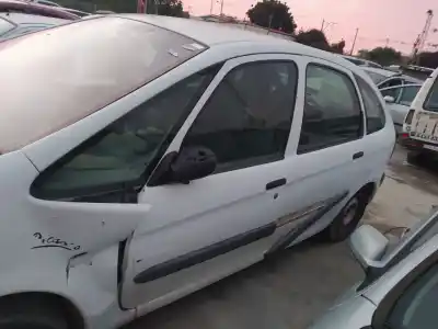 Recambio de automóvil de segunda mano de LUNA TRASERA IZQUIERDA para CITROEN XSARA PICASSO  referencias OEM IAM   