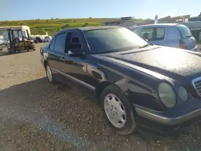 Gebrauchtes Autoersatzteil Kotflügel vorne rechts zum MERCEDES-BENZ CLASE E (W210)  OEM-IAM-Referenzen   