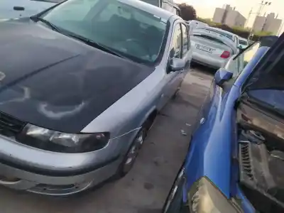 Автозапчасти б/у левое переднее крыло за SEAT TOLEDO (1M2) D-AHF ссылки OEM IAM   