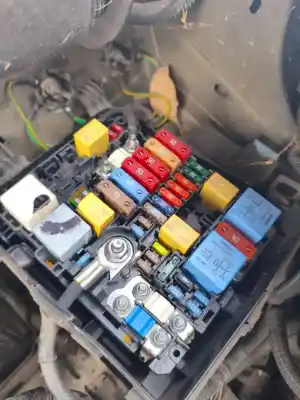 Pezzo di ricambio per auto di seconda mano Scatola Relè/fusibili per CITROEN C4 PICASSO/SPACETOURER 9H8 Riferimenti OEM IAM   