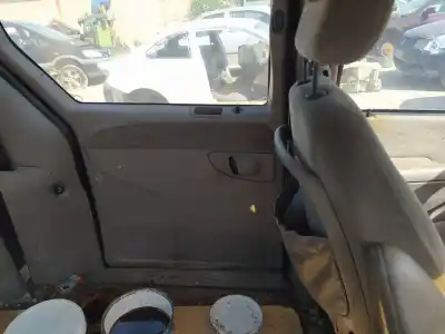 Автозапчасти б/у замок задней левой двери за CHRYSLER VOYAGER IV (RG, RS) 2.4 ссылки OEM IAM   