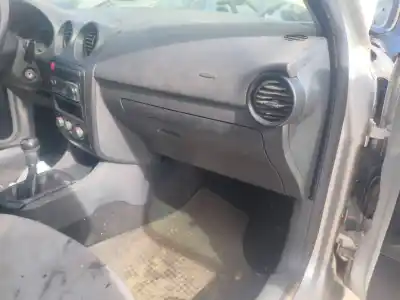 Автозапчасти б/у бардачок за seat ibiza (6l1) reference ссылки oem iam 