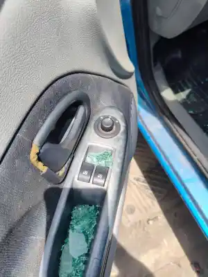 Автозапчасти б/у выключатель левого переднего окна за renault clio ii fase ii (b/cb0) df7g7 ссылки oem iam 