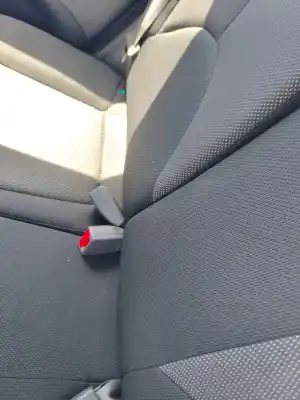 Автозапчасти б/у крюк для ремня задний правый за kia rio (jb) d4fa ссылки oem iam 