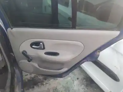 Автозапчастина б/у обликка задніх правіх дверей для renault clio ii fase ii (b/cb0) df7g7 посилання на oem iam 