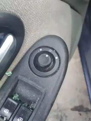 Peça sobressalente para automóvel em segunda mão Comutador De Espelhos Retrovisores por RENAULT CLIO II FASE II (B/CB0) DF7G7 Referências OEM IAM   