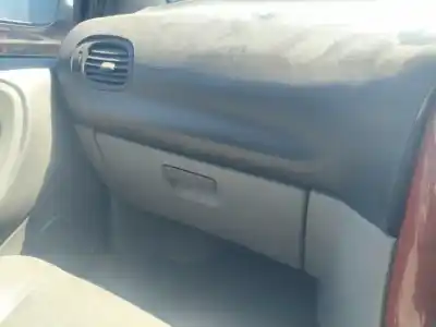 Автозапчастина б/у передня права подушка безопасности для chrysler voyager iv (rg, rs) 2.8 crd посилання на oem iam 