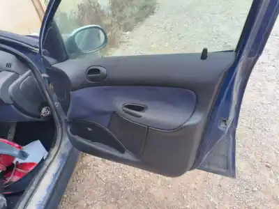 Second-hand car spare part interior right front handle for peugeot 206 fastback (2a/c) 1.4 i oem iam references 