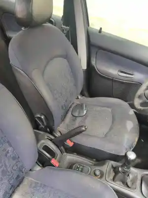 Second-hand car spare part left front seat belt buckle for peugeot 206 fastback (2a/c) 1.4 i oem iam references 