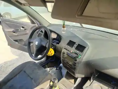 Автозапчастина б/у важіль ручного гальма для seat ibiza ii (6k1) 1.4 i посилання на oem iam 