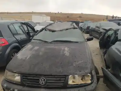 Автозапчастина б/у ПЕРЕДНЯ РЕШІТА для VOLKSWAGEN PASSAT B5.5 VARIANT (3B6)  Посилання на OEM IAM   