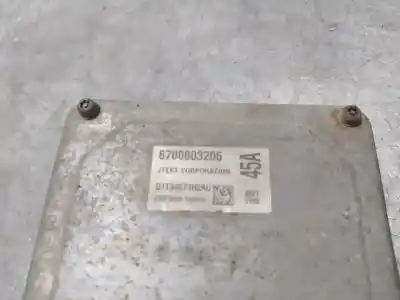 Pezzo di ricambio per auto di seconda mano pezzi vari per renault twingo iii h4d 400 riferimenti oem iam 6700003206  