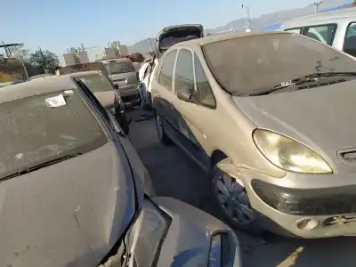 İkinci el araba yedek parçası ön Sag çamurluk için CITROEN XSARA PICASSO (N68) 2.0 HDI OEM IAM referansları   