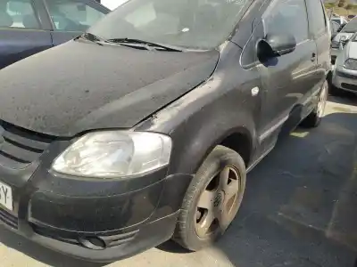 Gebrauchtes Autoersatzteil Kotflügel Vorne Links zum VOLKSWAGEN FOX FASTBACK (5Z1, 5Z3, 5Z4) 1.4 OEM-IAM-Referenzen   