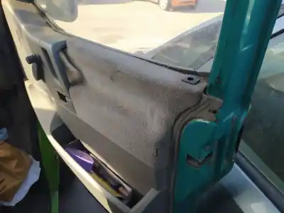 Tweedehands auto-onderdeel Bekleding Rechts Voordeur voor VOLKSWAGEN T4 TRANSPORTER BUS D-ABL OEM IAM-referenties   
