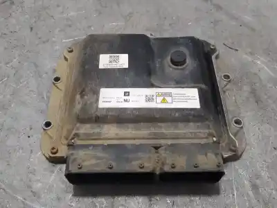 Second-hand car spare part ECU ENGINE CONTROL for OPEL ZAFIRA B Z17DTJ OEM IAM references 55572800  
