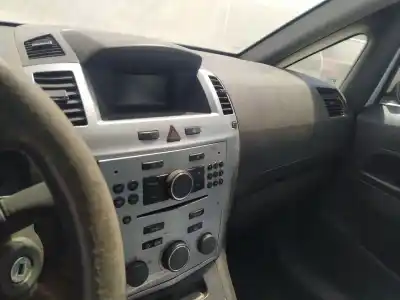 Peça sobressalente para automóvel em segunda mão SISTEMA DE ÁUDIO / RÁDIO CD por OPEL ZAFIRA B A17DTJ Referências OEM IAM   