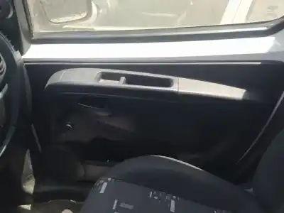 Автозапчасти б/у ВНУТРИ ПЕРЕДНЕЙ ПРАВОЙ РУЧКИ за FIAT III FIORINO (225) 199A2000 ссылки OEM IAM   