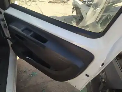 Автозапчасти б/у ВНУТРИ ПЕРЕДНЕЙ ПРАВОЙ РУЧКИ за FIAT III FIORINO (225) 199A2000 ссылки OEM IAM   