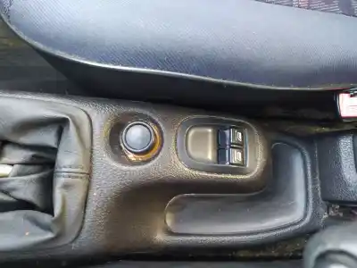 Second-hand car spare part right front power window switch for peugeot 206 fastback (2a/c) 1.4 i oem iam references 