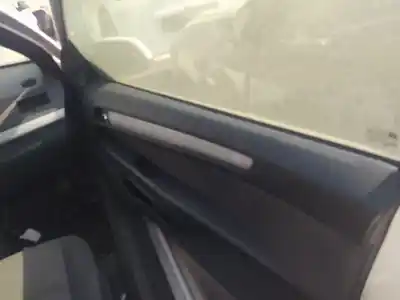 Автозапчастина б/у замок передній праві двері для opel astra h gtc a17dtj посилання на oem iam 