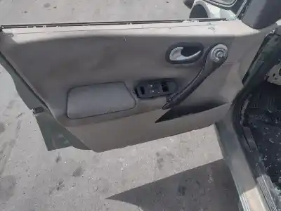 İkinci el araba yedek parçası SOL ÖN PENCERE ANAHTARI için RENAULT MEGANE II SEDÁN (LM0/1_)  OEM IAM referansları   