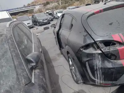 Peça sobressalente para automóvel em segunda mão puxador exterior traseiro esquerdo por seat leon (1p1) 2.0 tdi 16v referências oem iam 
