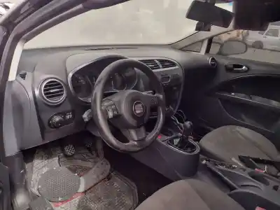 Peça sobressalente para automóvel em segunda mão tablier por seat leon (1p1) 2.0 tdi 16v referências oem iam 