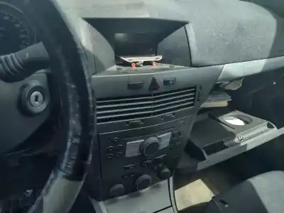 Gebrauchtes Autoersatzteil MITTELKONSOLE ARMATURENBRETT zum OPEL ASTRA H BERLINA  OEM-IAM-Referenzen   