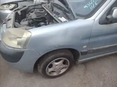 Автозапчасти б/у левое переднее крыло за peugeot partner (s2) wjydw8b ссылки oem iam 