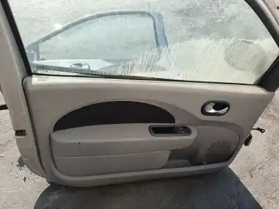 İkinci el araba yedek parçası Sol ön Kapi Kaplamasi için RENAULT TWINGO II (CN0_) 1.5 DCI (CN0E) OEM IAM referansları   
