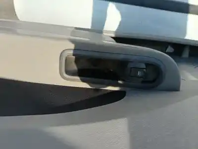 Pezzo di ricambio per auto di seconda mano Interruttore Alzacristalli Anteriore Destro per RENAULT TWINGO II (CN0_) 1.5 DCI (CN0E) Riferimenti OEM IAM   